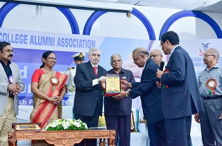 Dr. Muhammed Majeed, Founder & Chairman of Sami Labs was honored on the occasion of Annual Celebration of Alumni Association of Trivandrum Medical College on February 16th, 2019 by Honorable Governor of Kerala, Shri. Justice (Retd) Palanisamy Sathasivam
